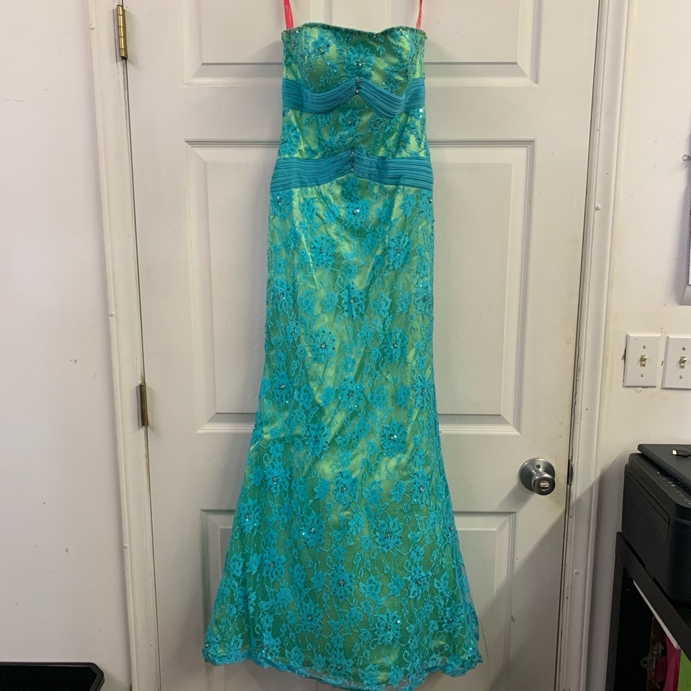 Teal/green lace mermaid prom dress 4